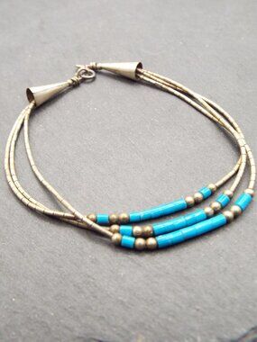 NATIVE AMERICAN STERLING CAPS & LIQUID SILVER TURQUOISE HEISHI BEAD BRACELET 40B